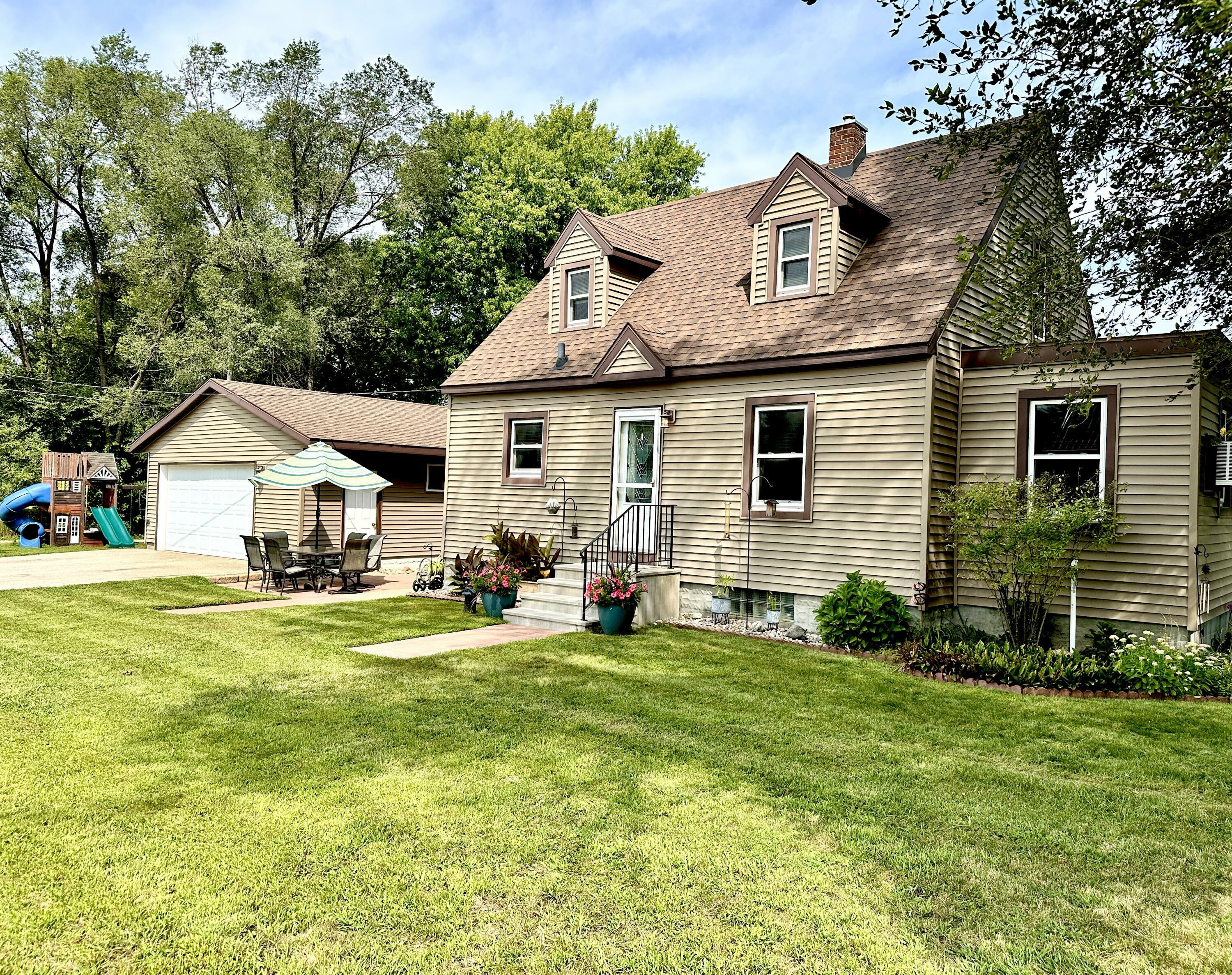 Property Photo:  203 Goddard St  WI 54603 