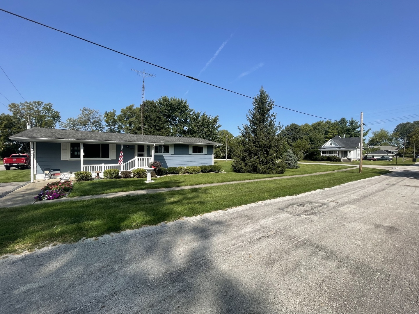Property Photo: 507 N Lyle Avenue IL 60931