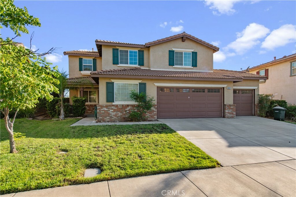 Property Photo:  45015 Sonia Drive  CA 92532 