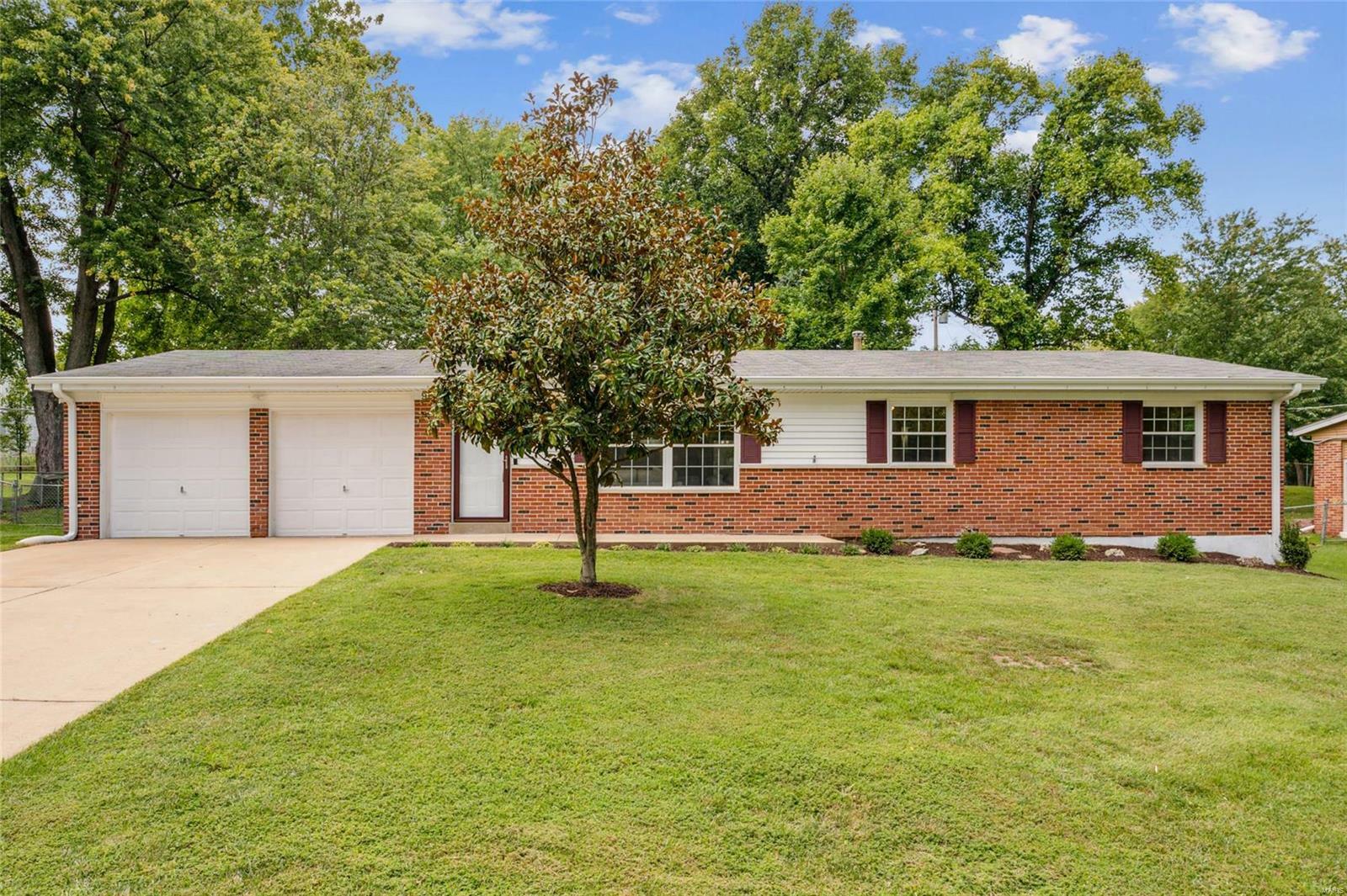 Property Photo:  938 Parkdale Circle  MO 63021 