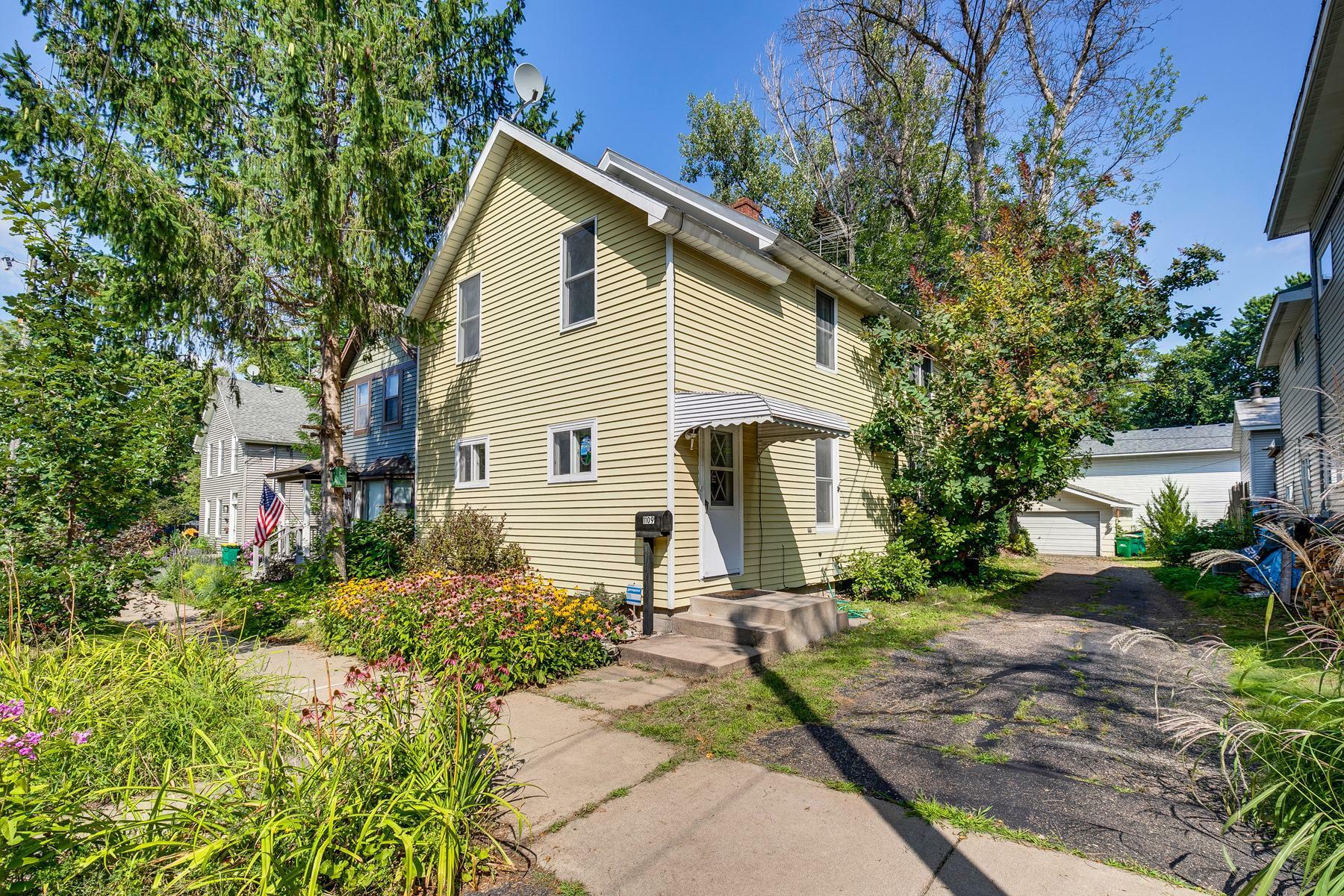 Property Photo:  1109 1st Street S  MN 55082 