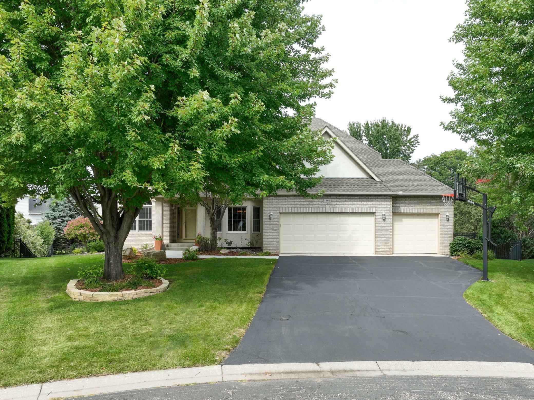 Property Photo:  1397 Larkspur Court  MN 55129 