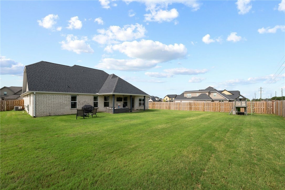 Property Photo:  932 Pergola Avenue  AR 72762 