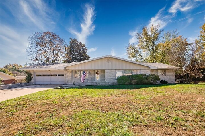 1512 W Court Street  Harrison AR 72601 photo