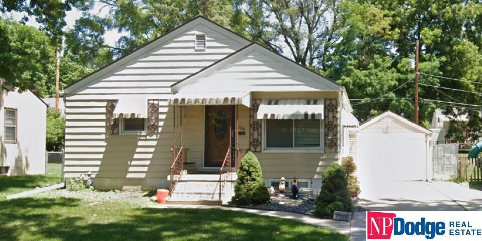 Property Photo: 2019 N 65 Avenue NE 68104