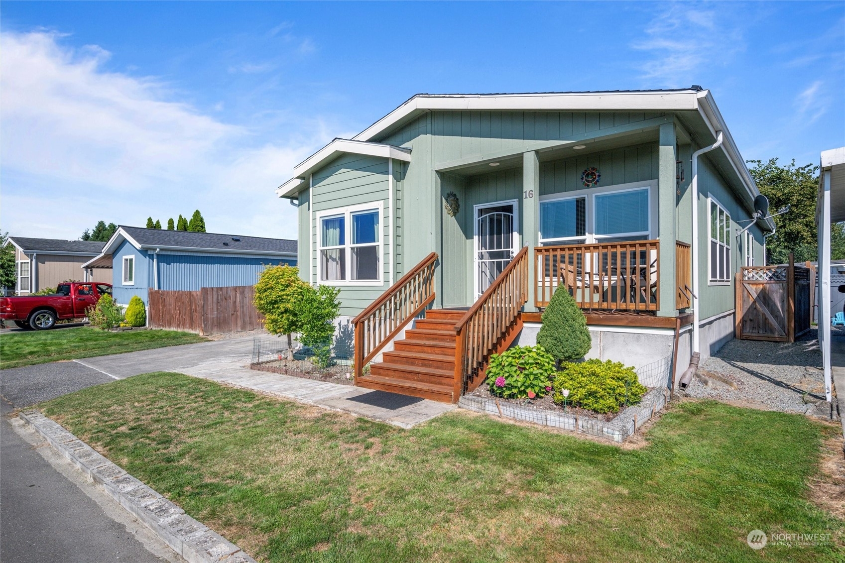 Property Photo:  1120 S 25th St 16  WA 98274 