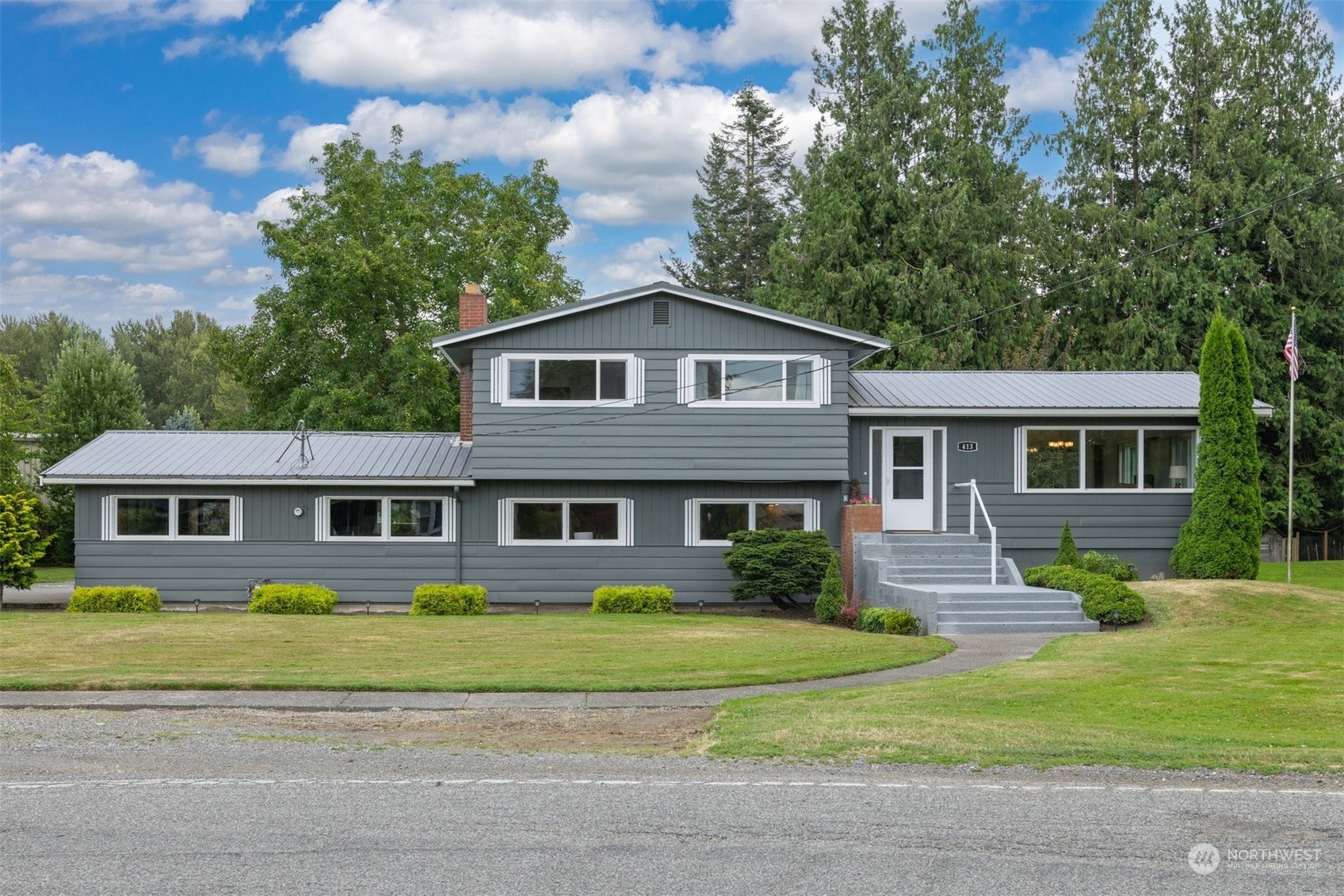 Property Photo:  413 W Main Street  WA 98247 