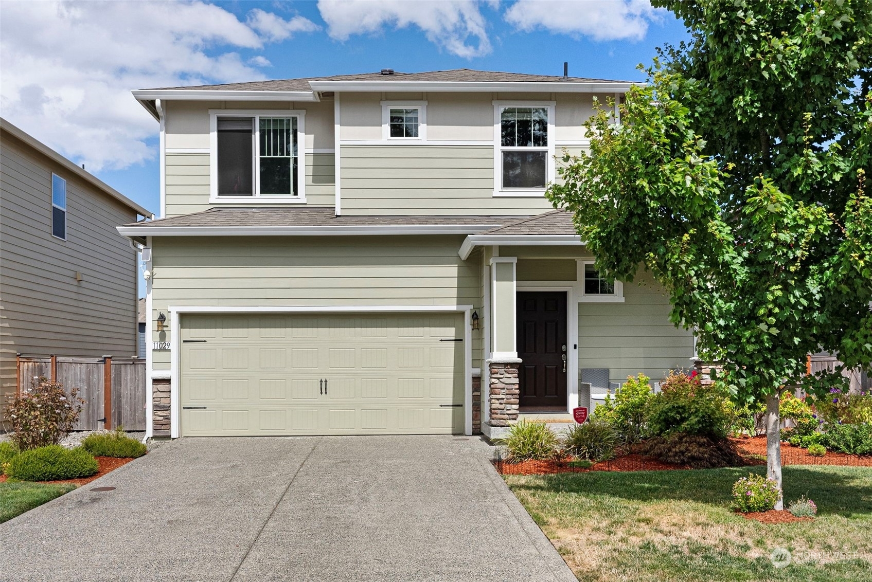 Property Photo:  11029 191st Street Ct E  WA 98374 