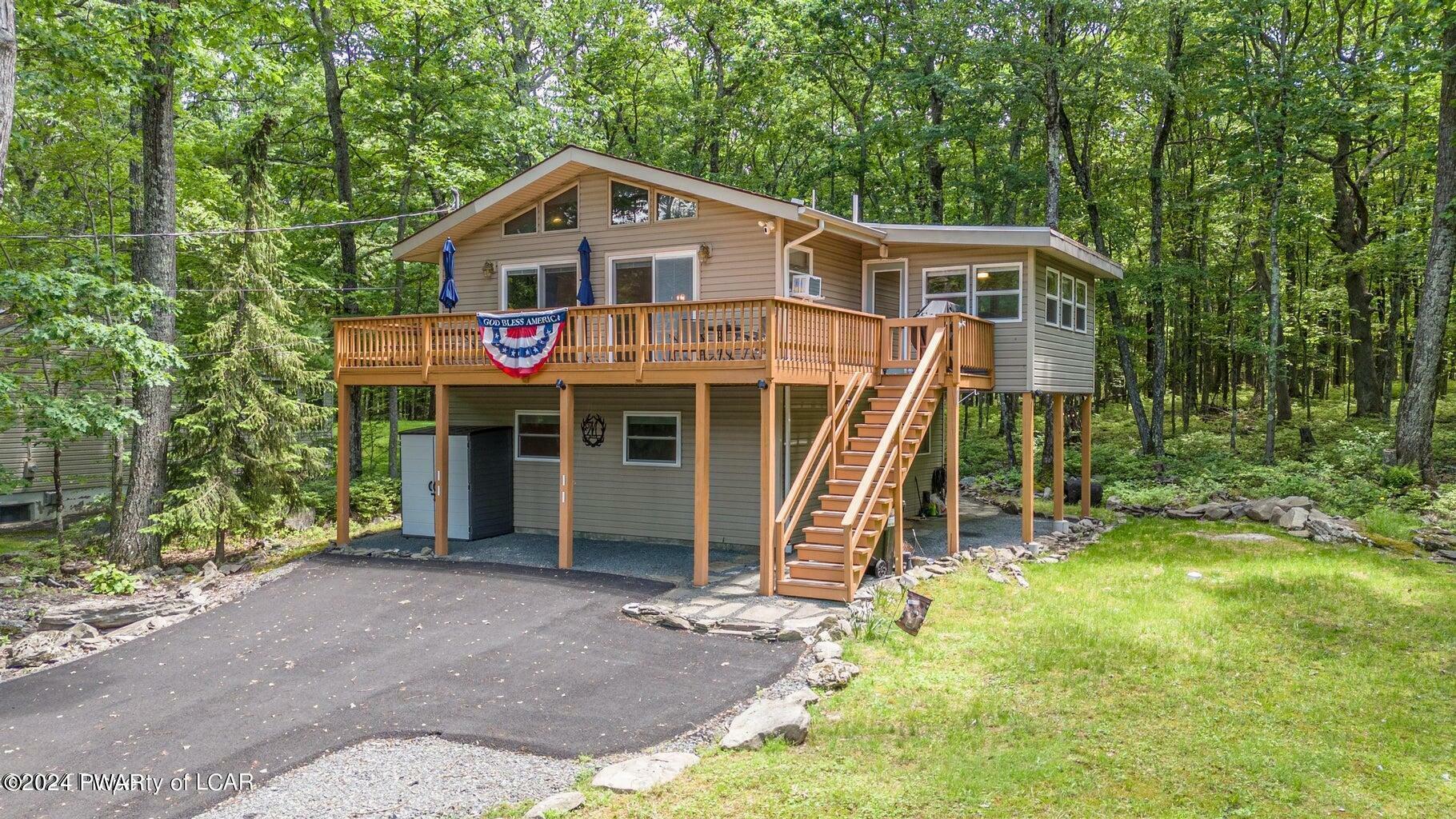 Property Photo:  125 Lone Pine Bay Road  PA 18428 