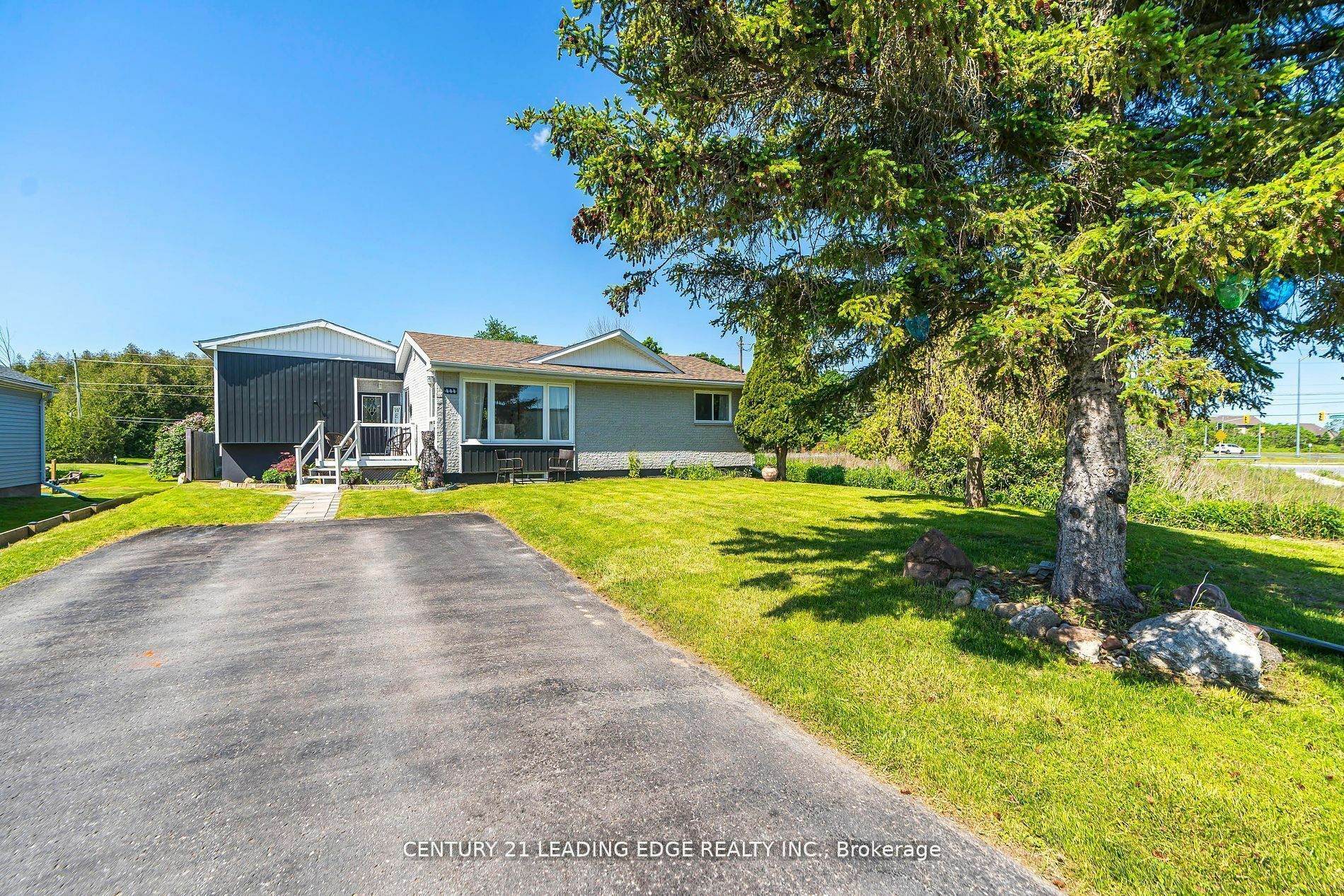 Property Photo:  444 North Scugog Crt  ON L1C 6T1 