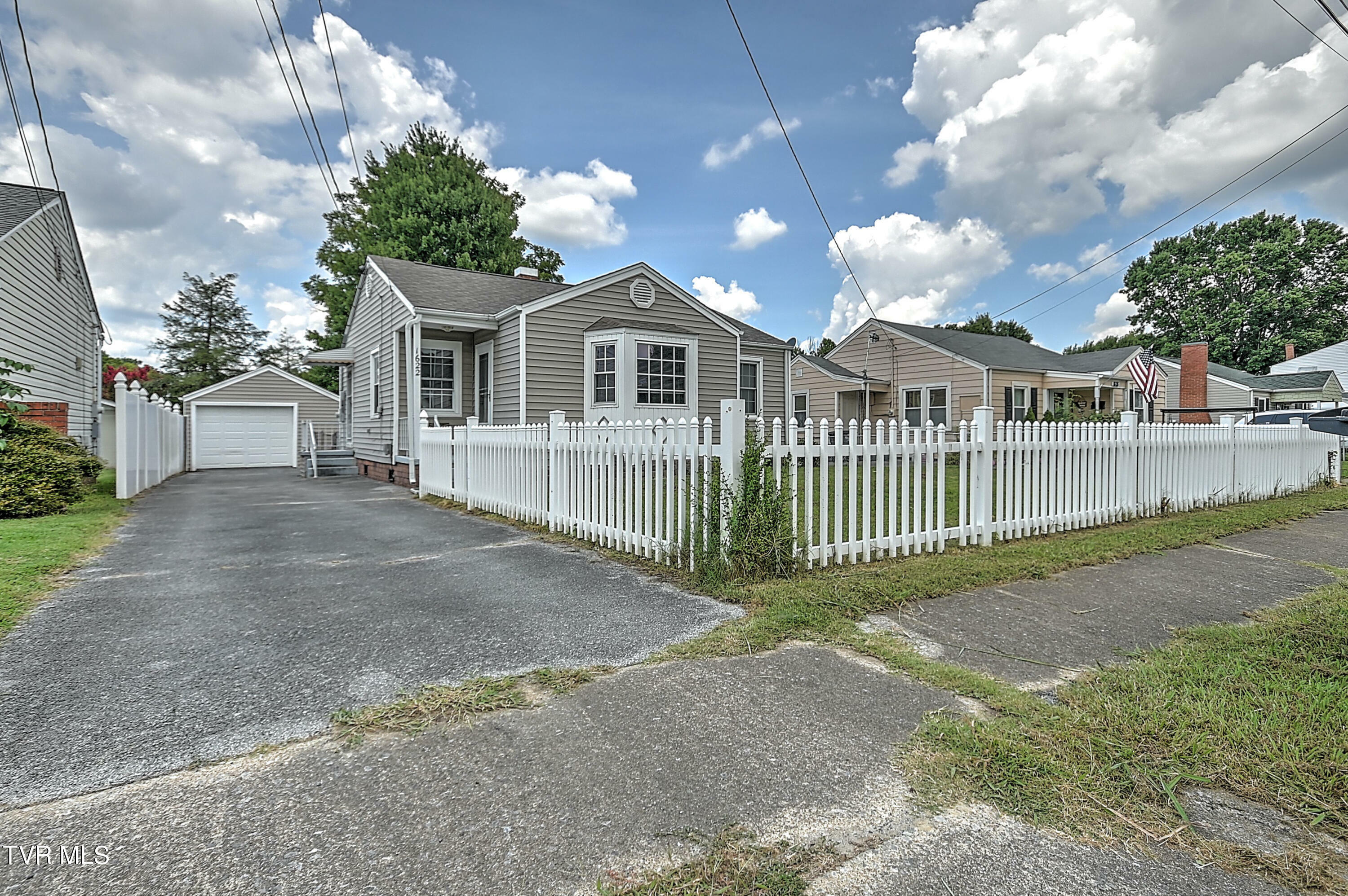 Property Photo:  1622 Houston Avenue  TN 37664 