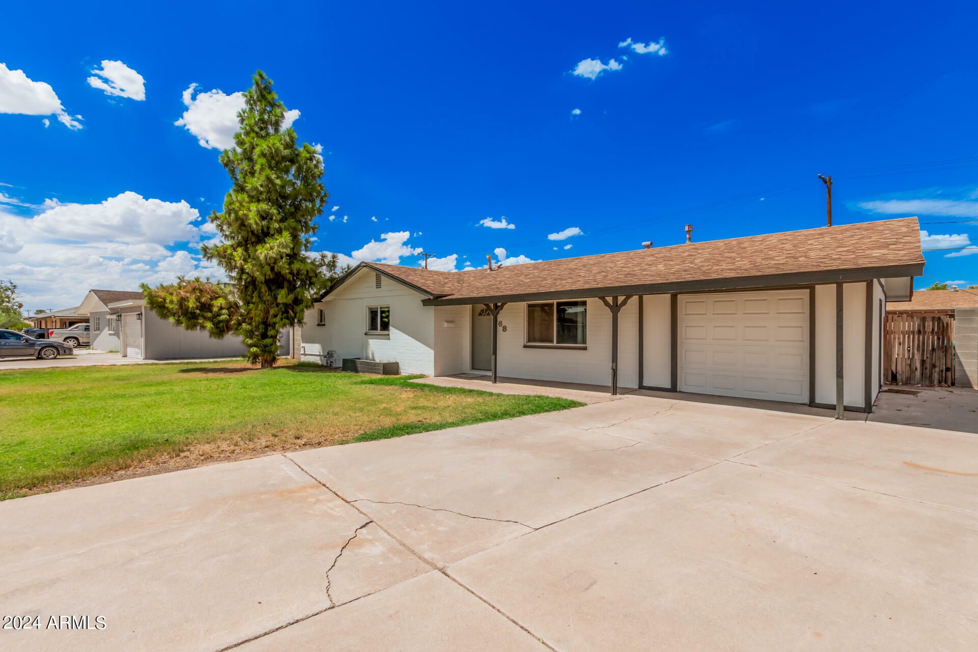 Property Photo:  668 E 7th Drive  AZ 85204 