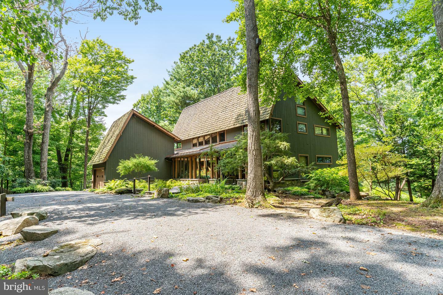 Property Photo:  718 Bulls Neck Road  VA 22102 