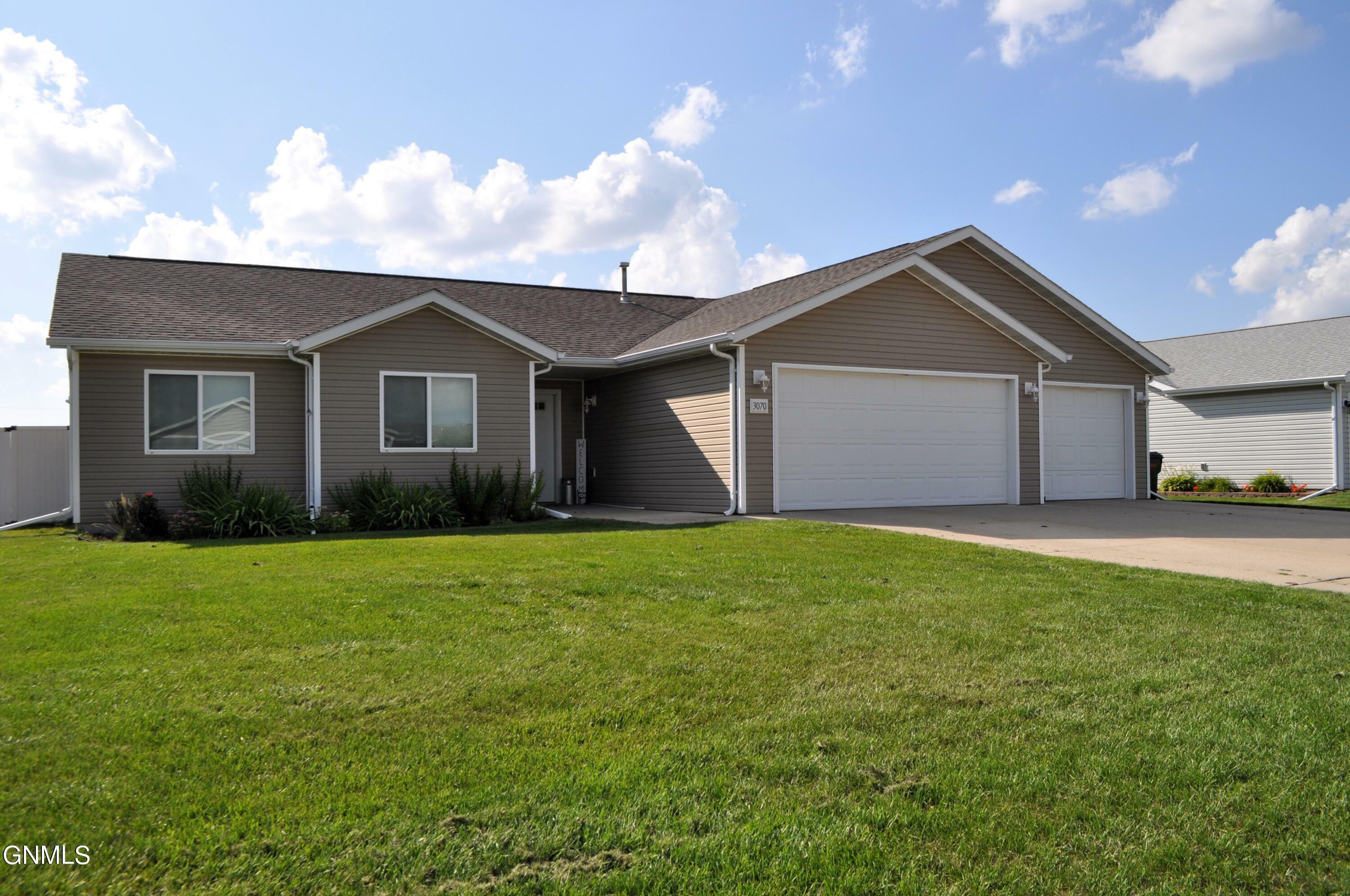 Property Photo:  3070 Whitlow Street  ND 58504 