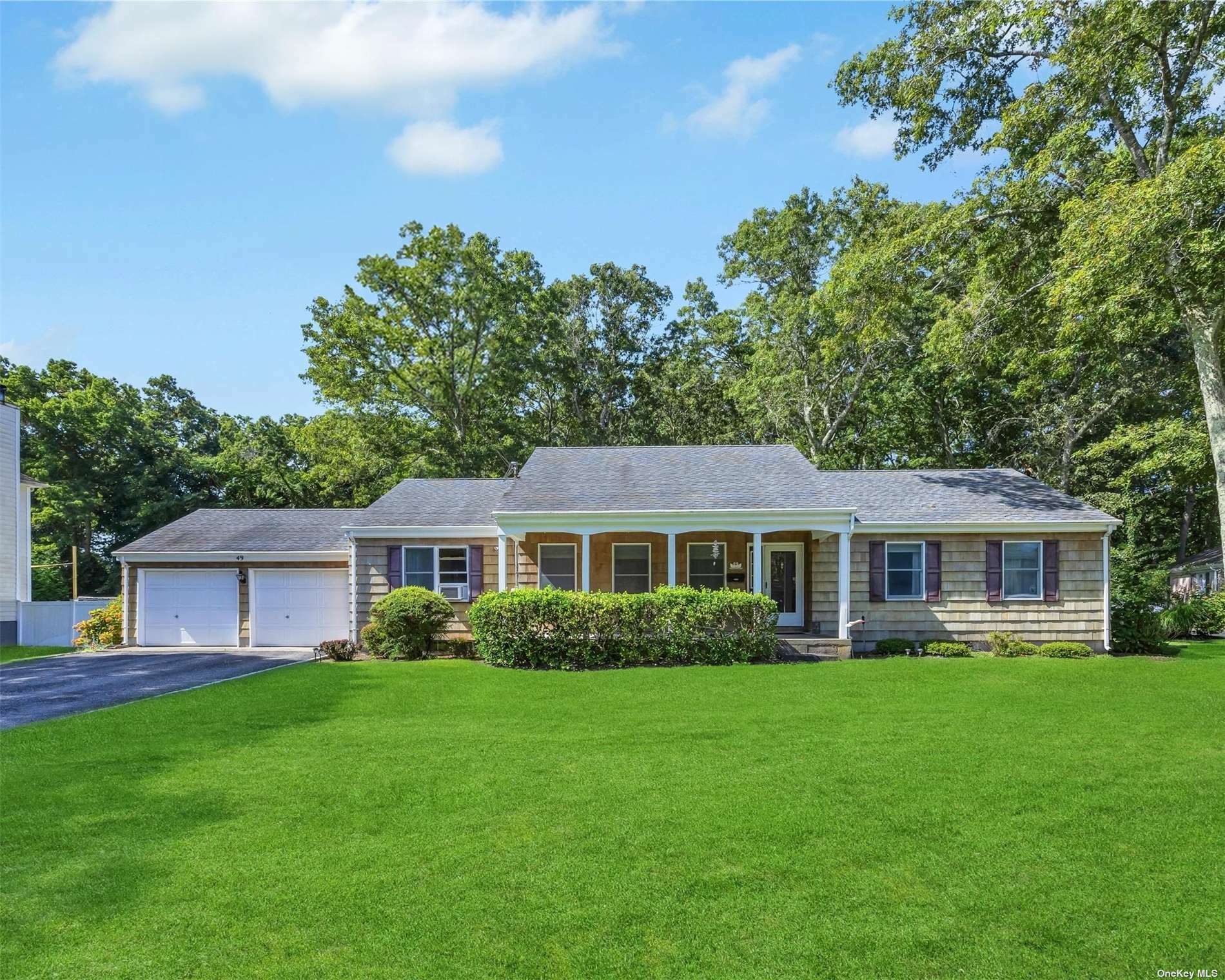 Property Photo:  49 Daly Court  NY 11901 