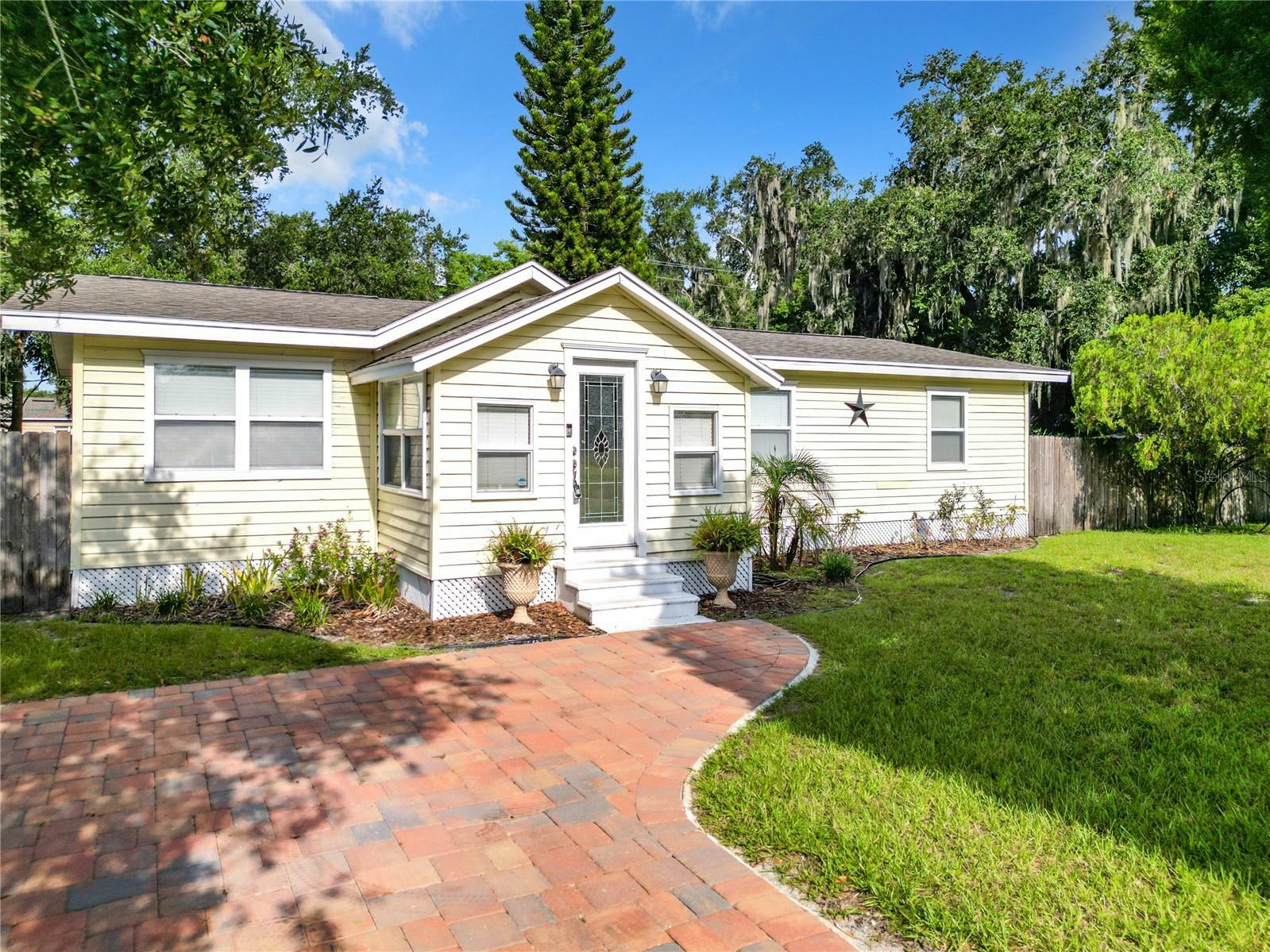 318 S Maple Avenue  Sanford FL 32771 photo