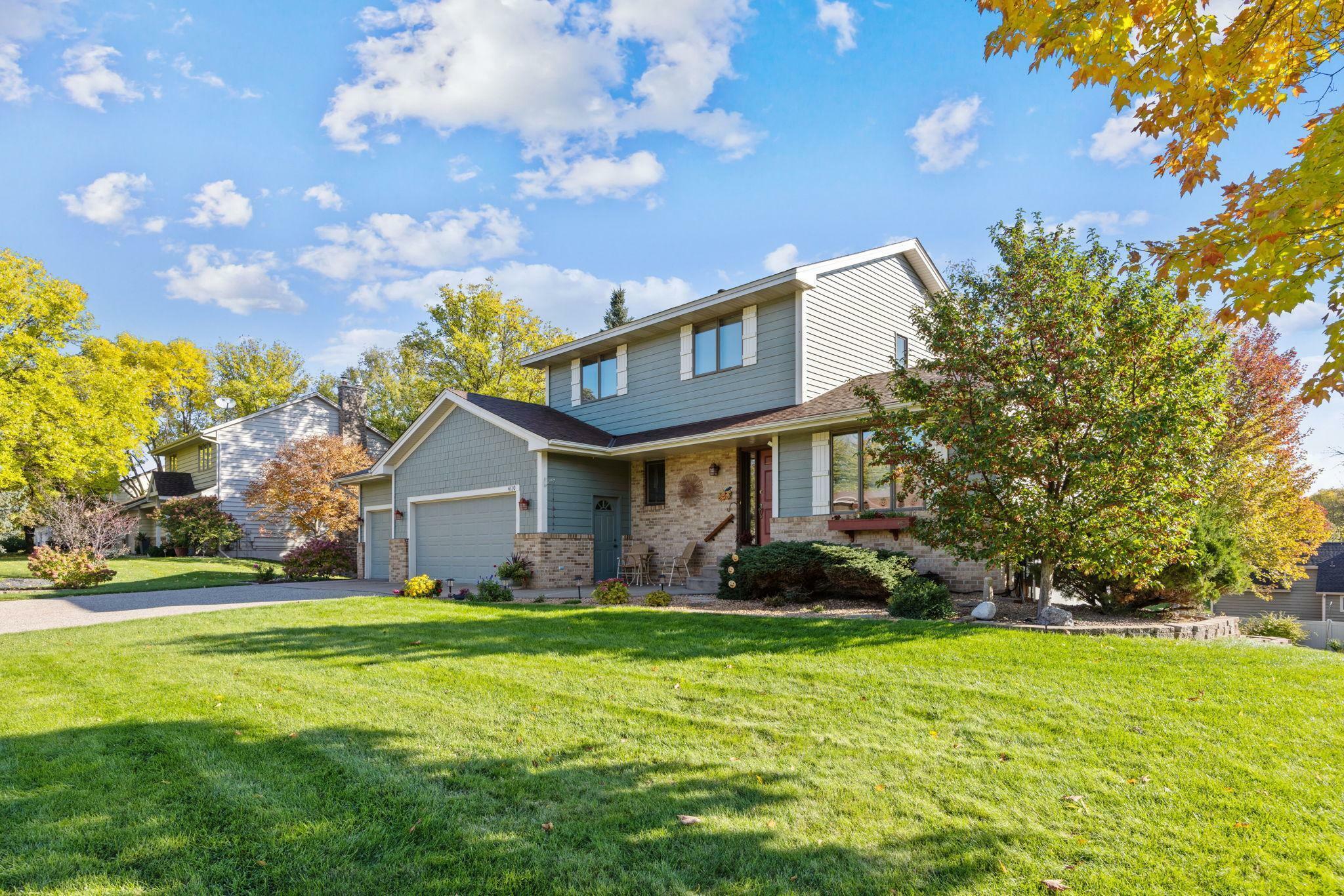 Property Photo:  4810 Pineview Lane N  MN 55442 