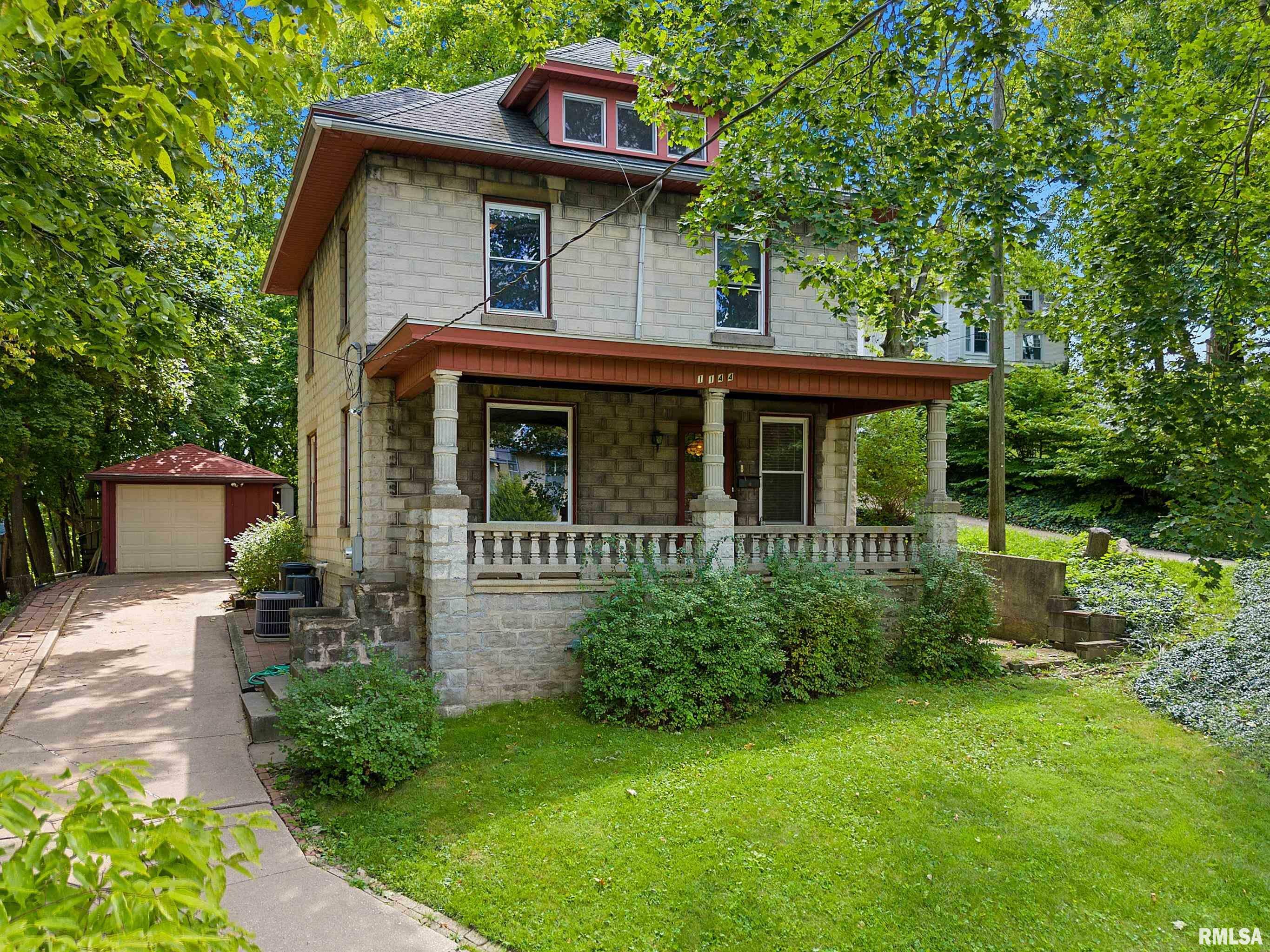 Property Photo:  1144 NE Glen Oak Avenue  IL 61603 