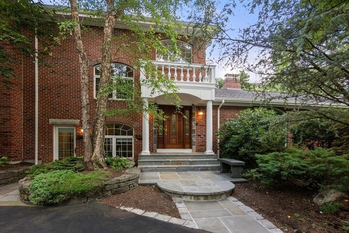 Property Photo:  8 Shady Hill Rd  MA 02493 