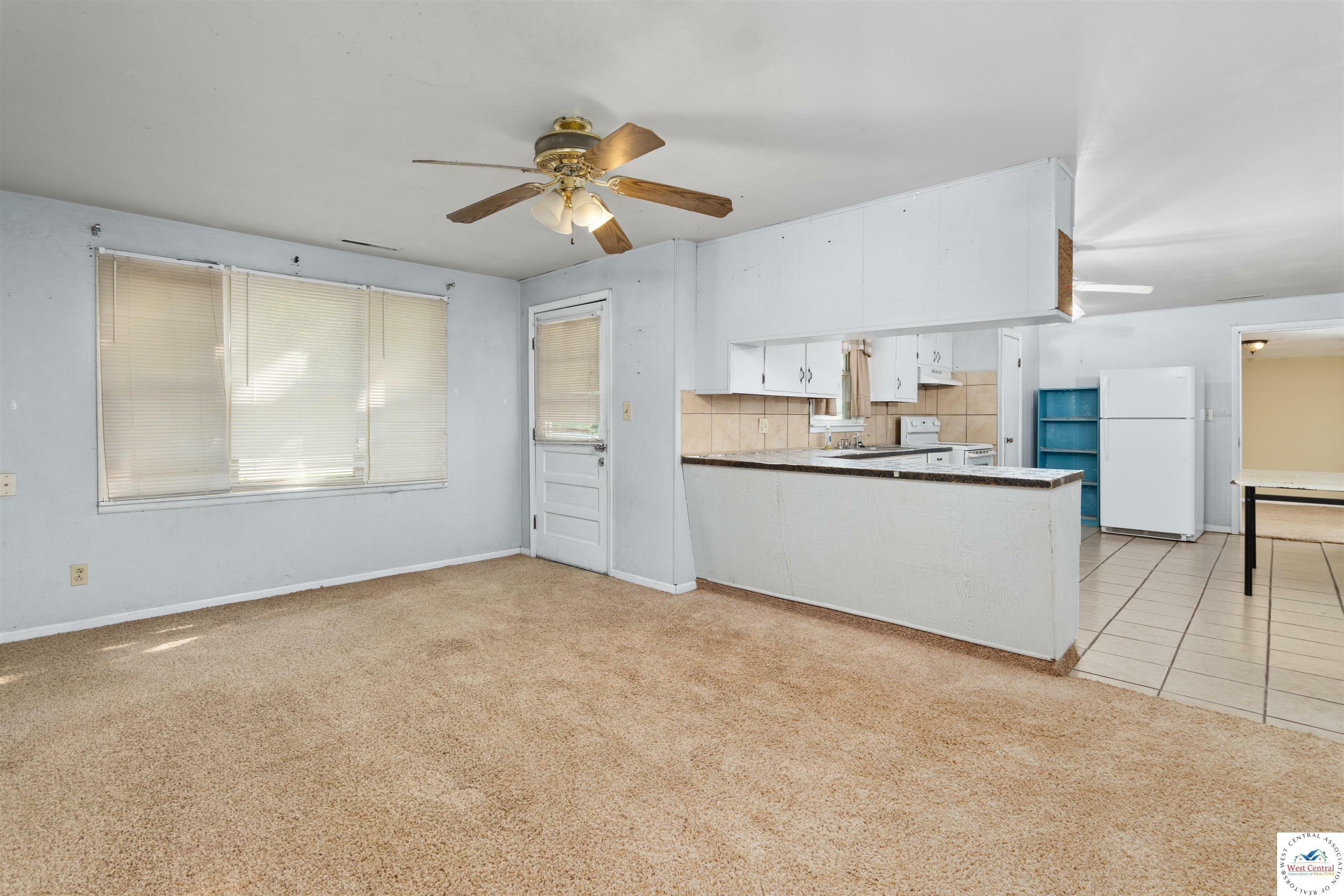 Property Photo:  713 E 24th  MO 65301 