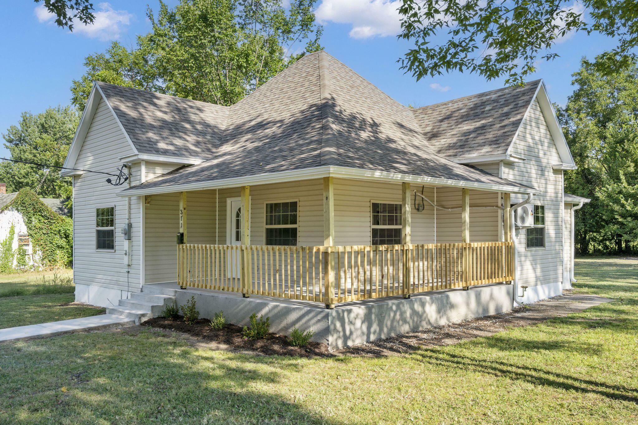 Property Photo:  311 E Cofield Street  MO 65605 