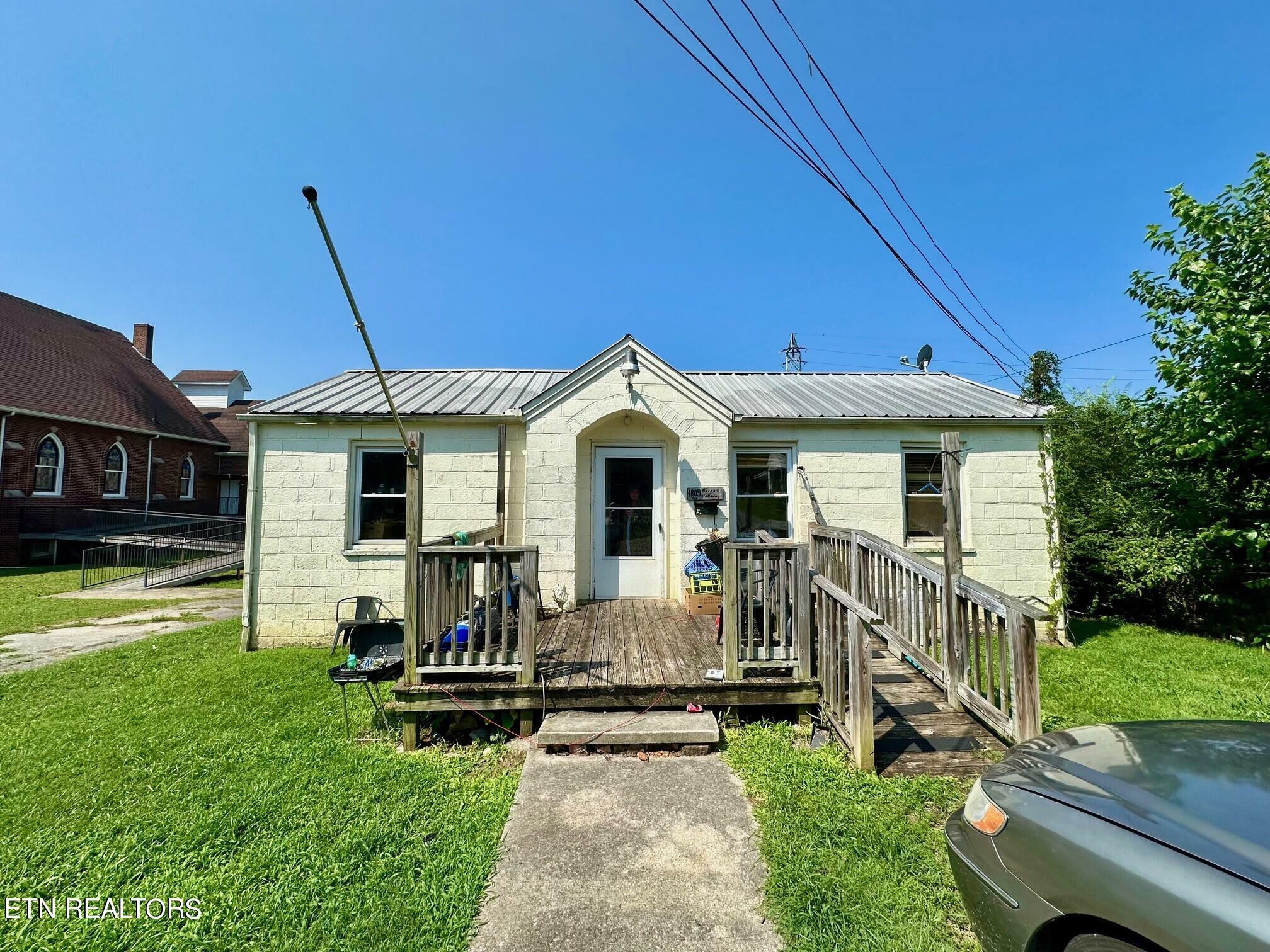 Property Photo:  1809 8th Ave  TN 37917 