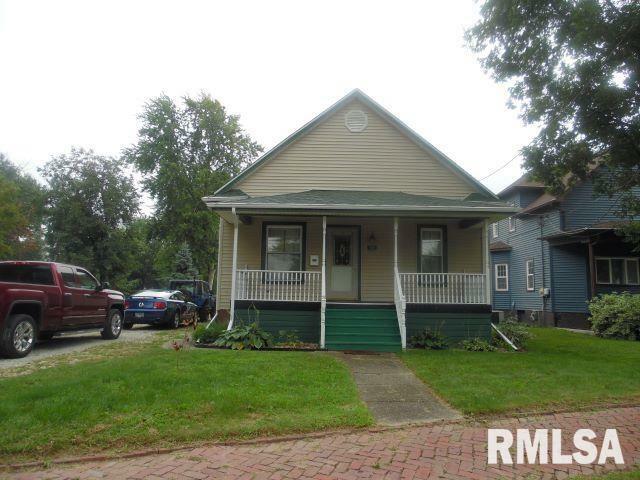 384 W Maple Street  Canton IL 61520 photo