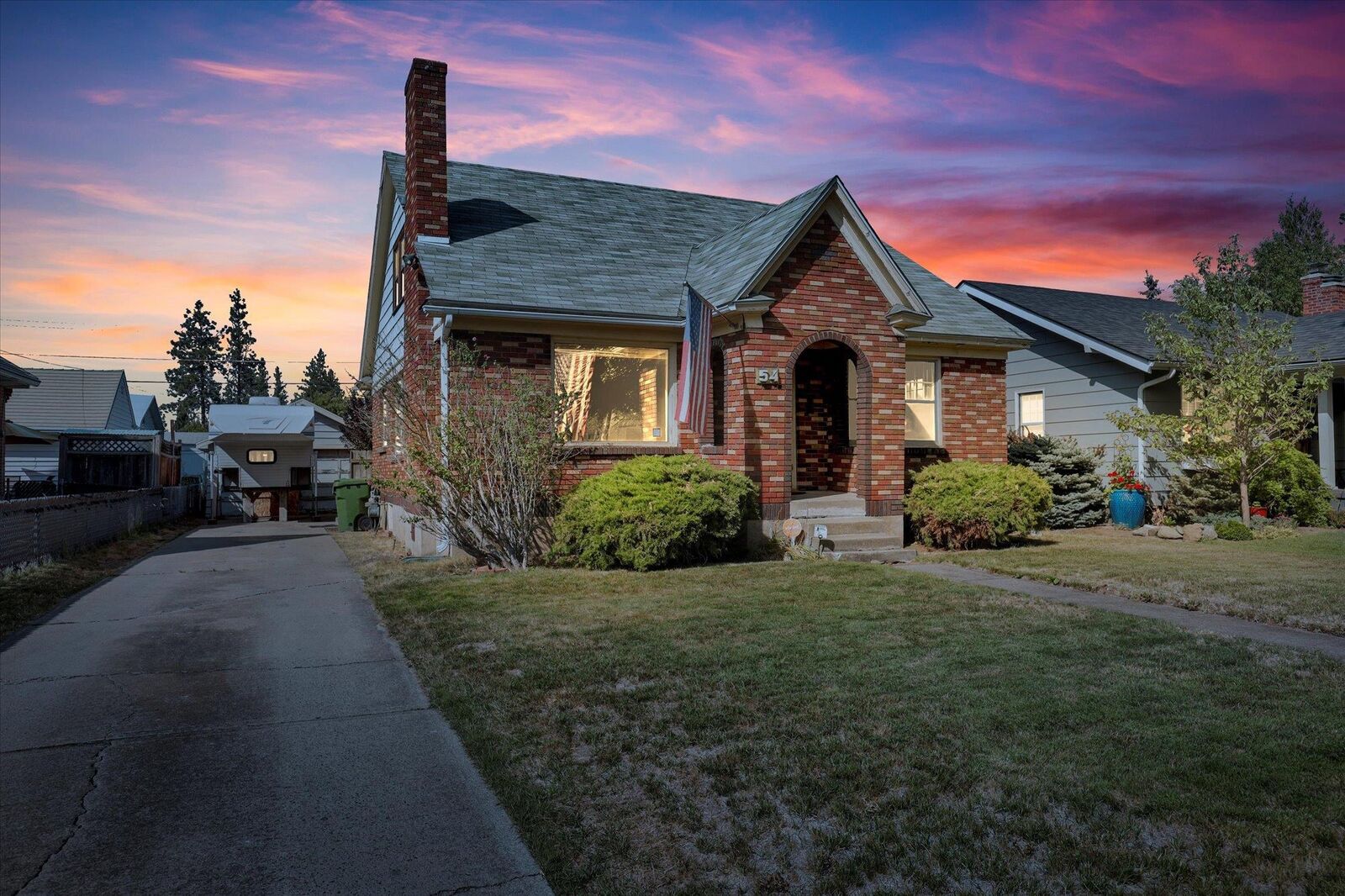 Property Photo: 54 W 28th Ave WA 99203