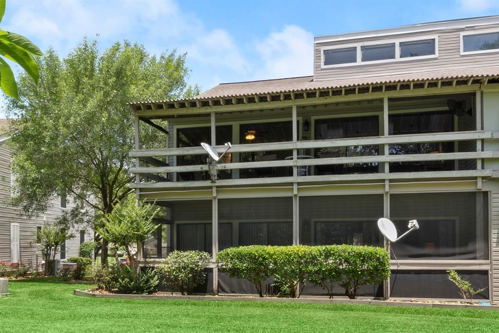 Property Photo: 154 April Point Drive TX 77356