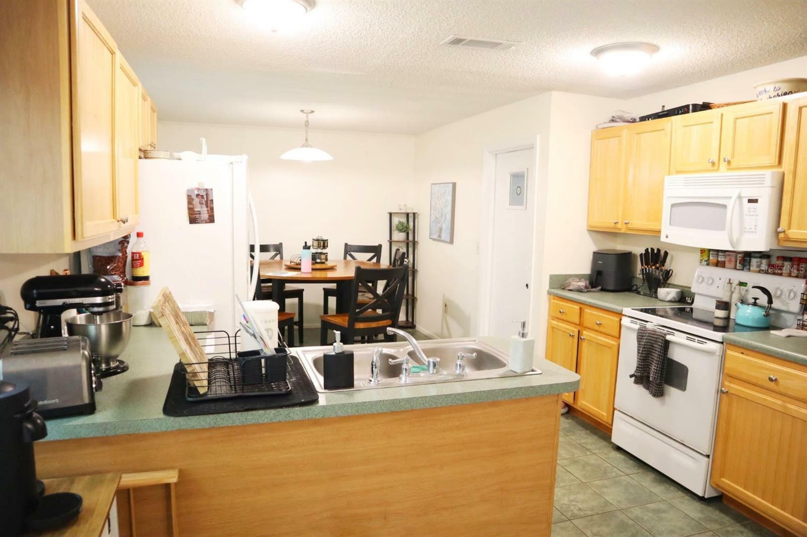 Property Photo:  618 David Street  FL 32708 