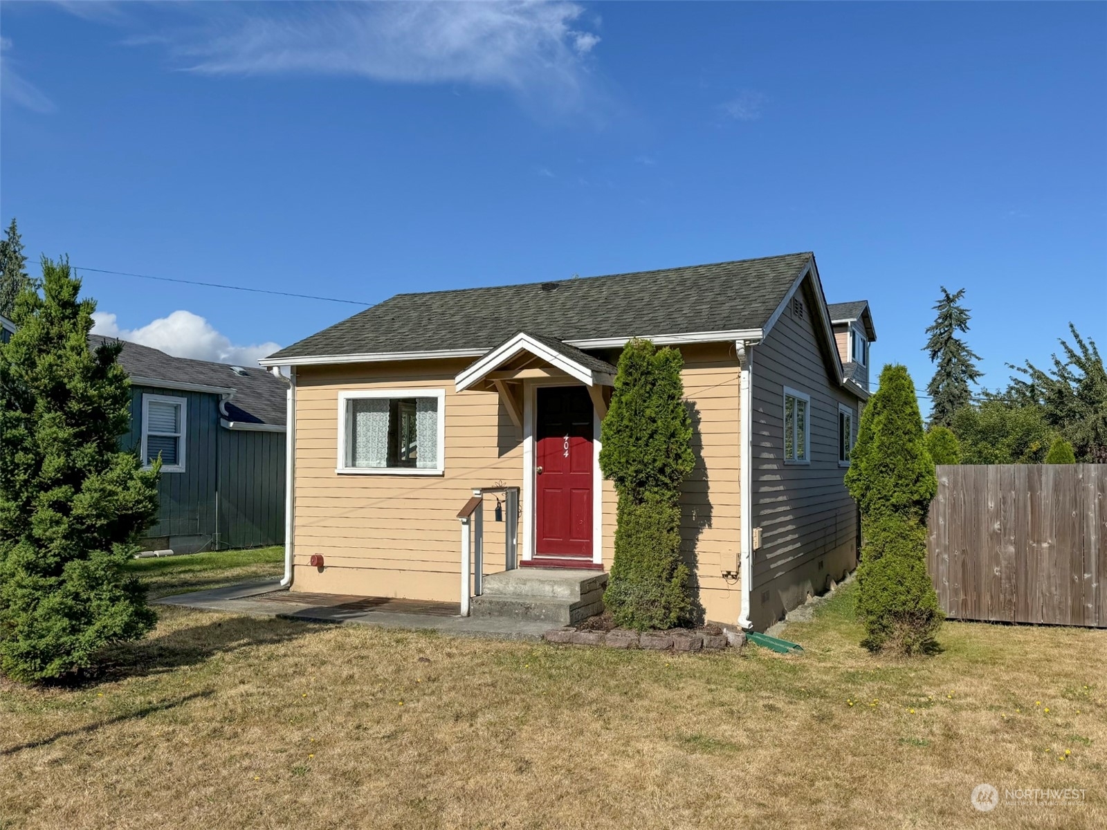 Property Photo:  404 N Ennis Street  WA 98362 