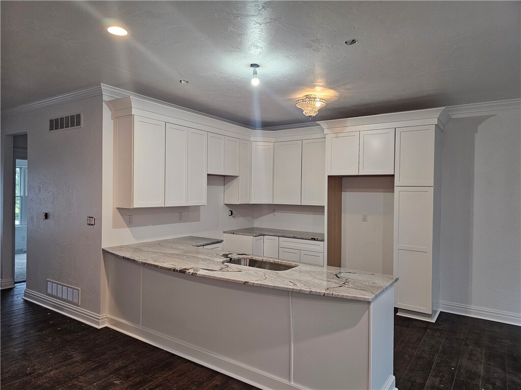 Property Photo: 802 S 10th St PA 15697
