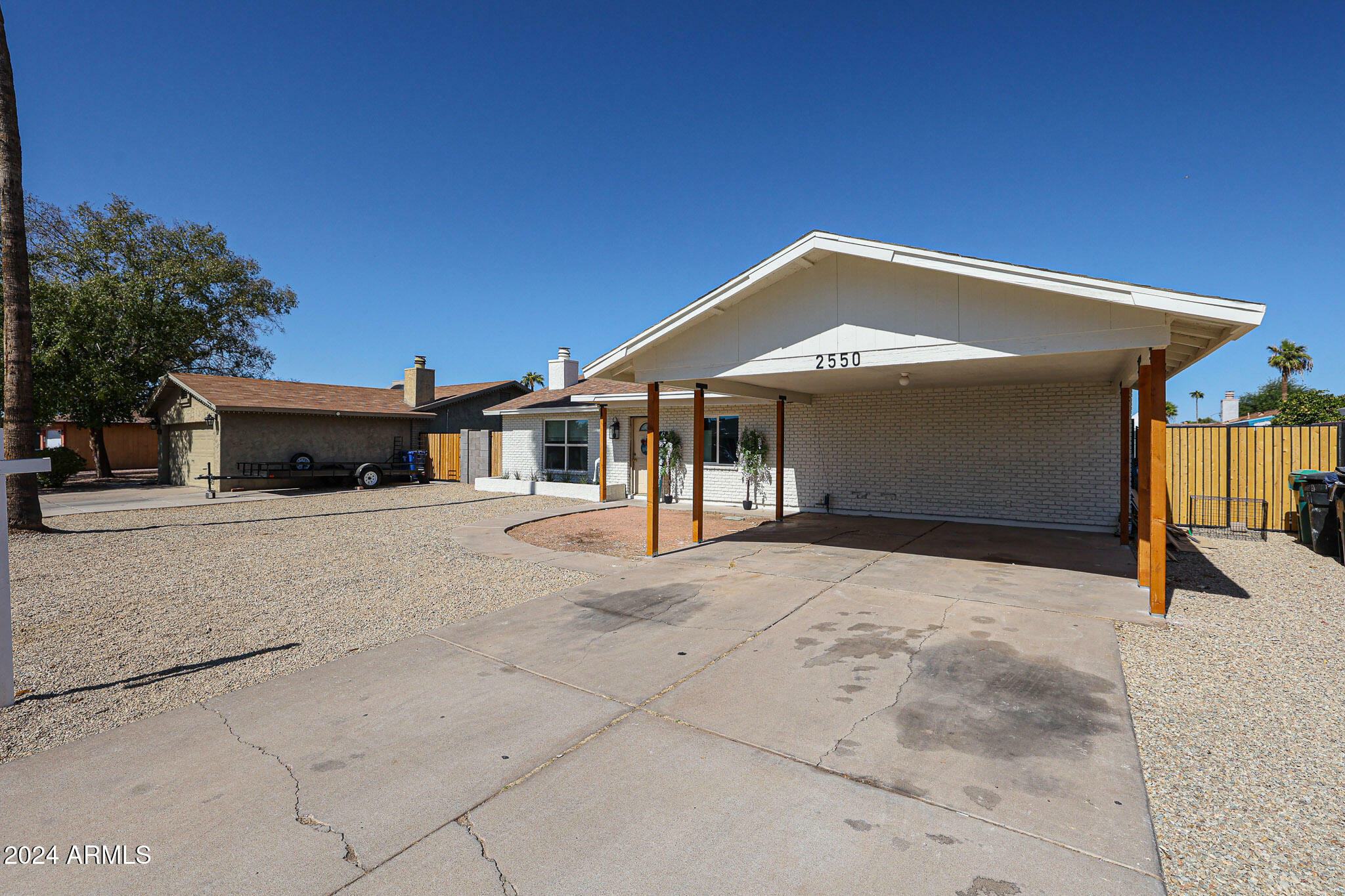 Property Photo:  2550 E Juanita Avenue  AZ 85204 