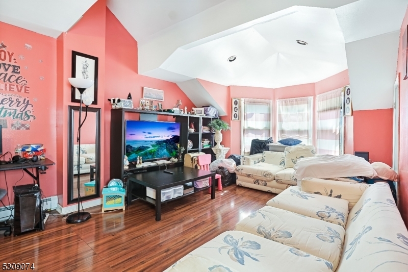 Property Photo:  405 Crosby Ave 2  NJ 07502 