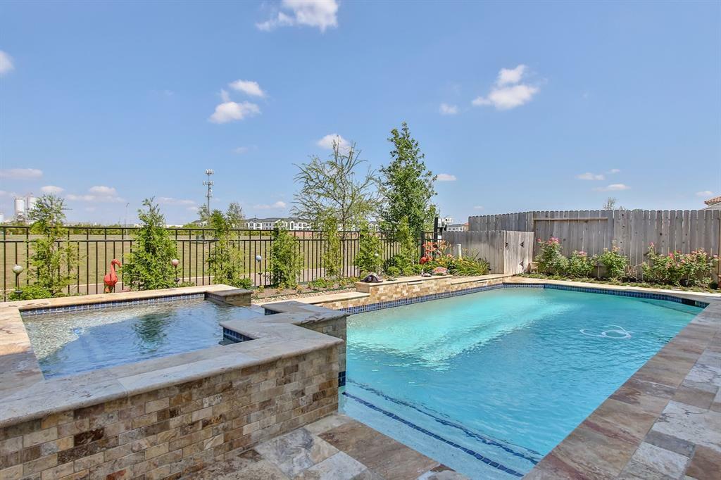 Property Photo:  2307 Wyndam Heights Lane  TX 77077 