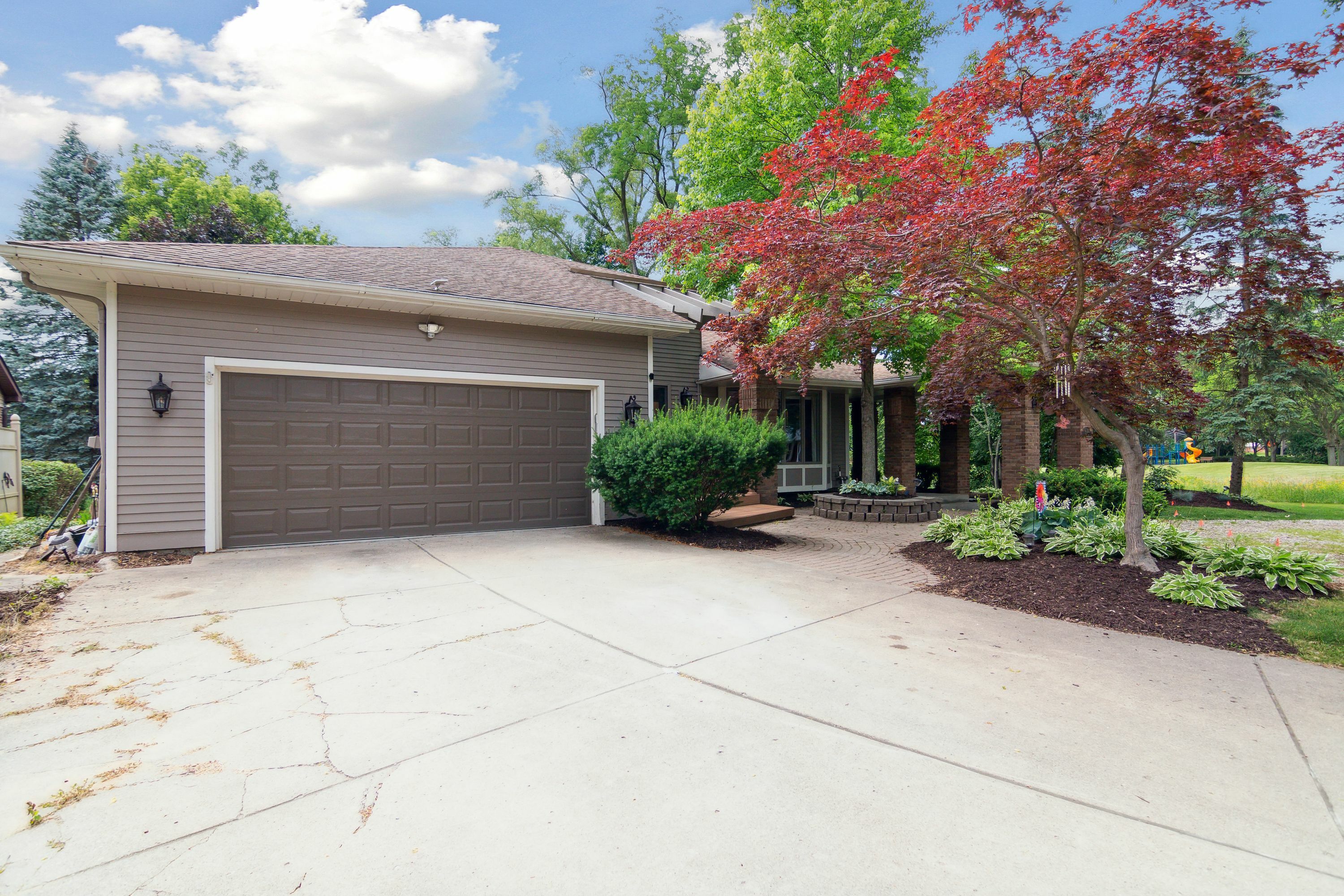 Property Photo:  41855 Brentwood Dr  MI 48170 2678 