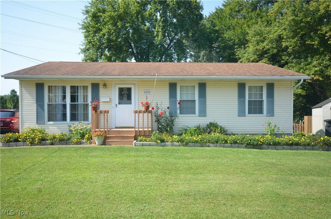 Property Photo:  252 Woodlawn Reserve Road  OH 44305 