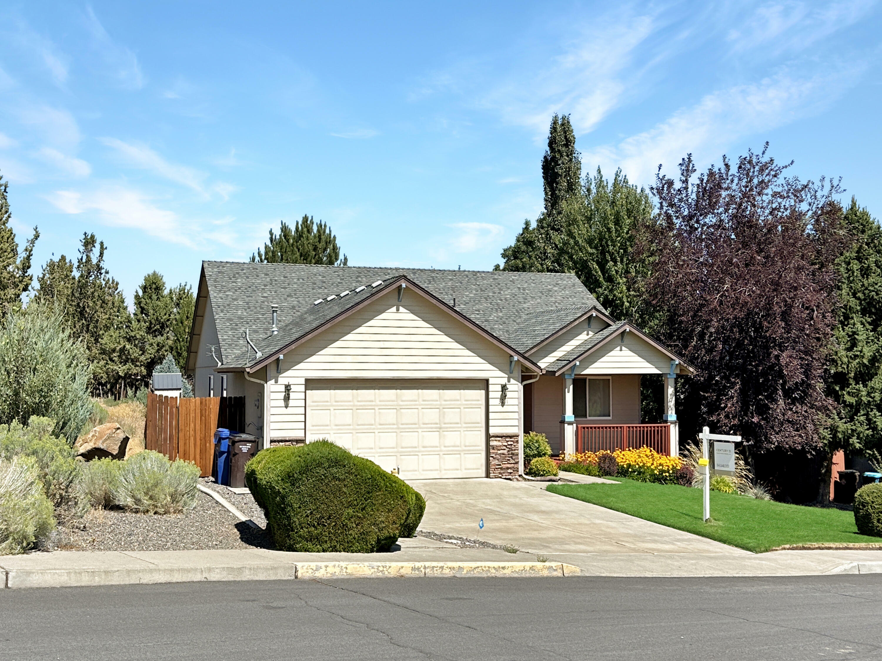 Property Photo:  3211 SW Umatilla Avenue  OR 97756 