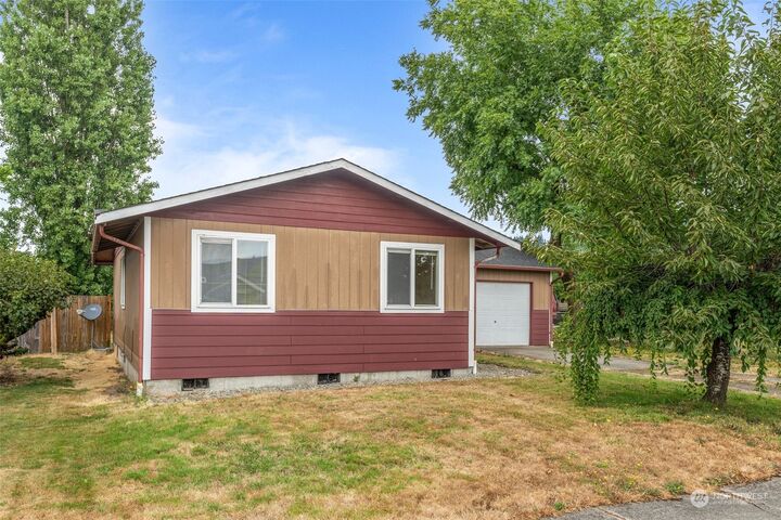 Property Photo: 130 SW 10th Street WA 98532