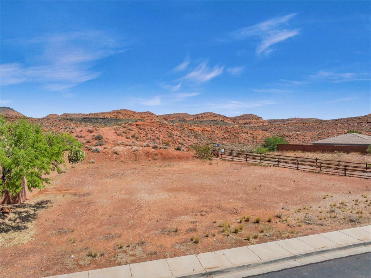 Property Photo:  2072 N Cascade Canyon Dr  UT 84770 