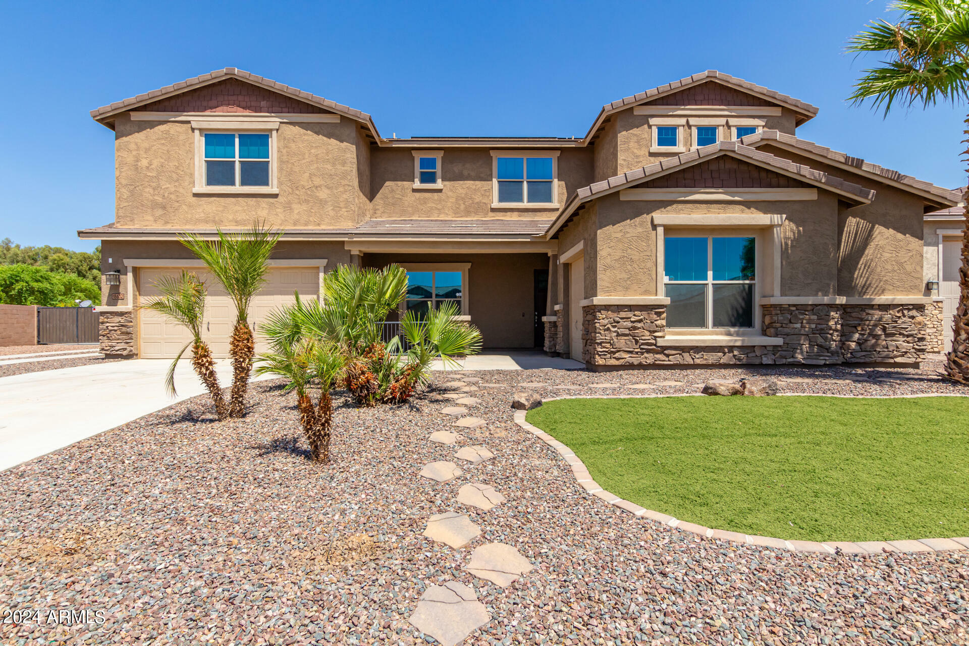 Property Photo:  18632 W Wolf Street  AZ 85395 