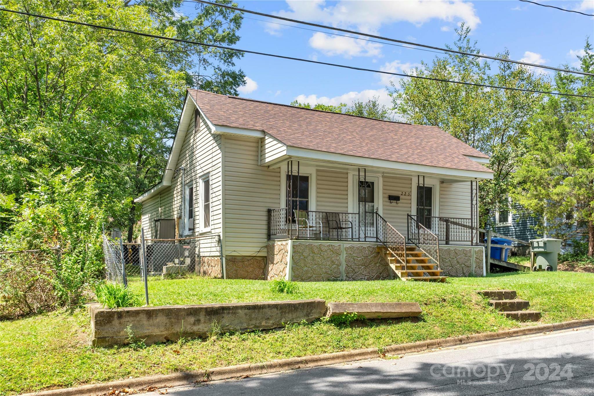 Property Photo:  225 Institute Street  NC 28115 