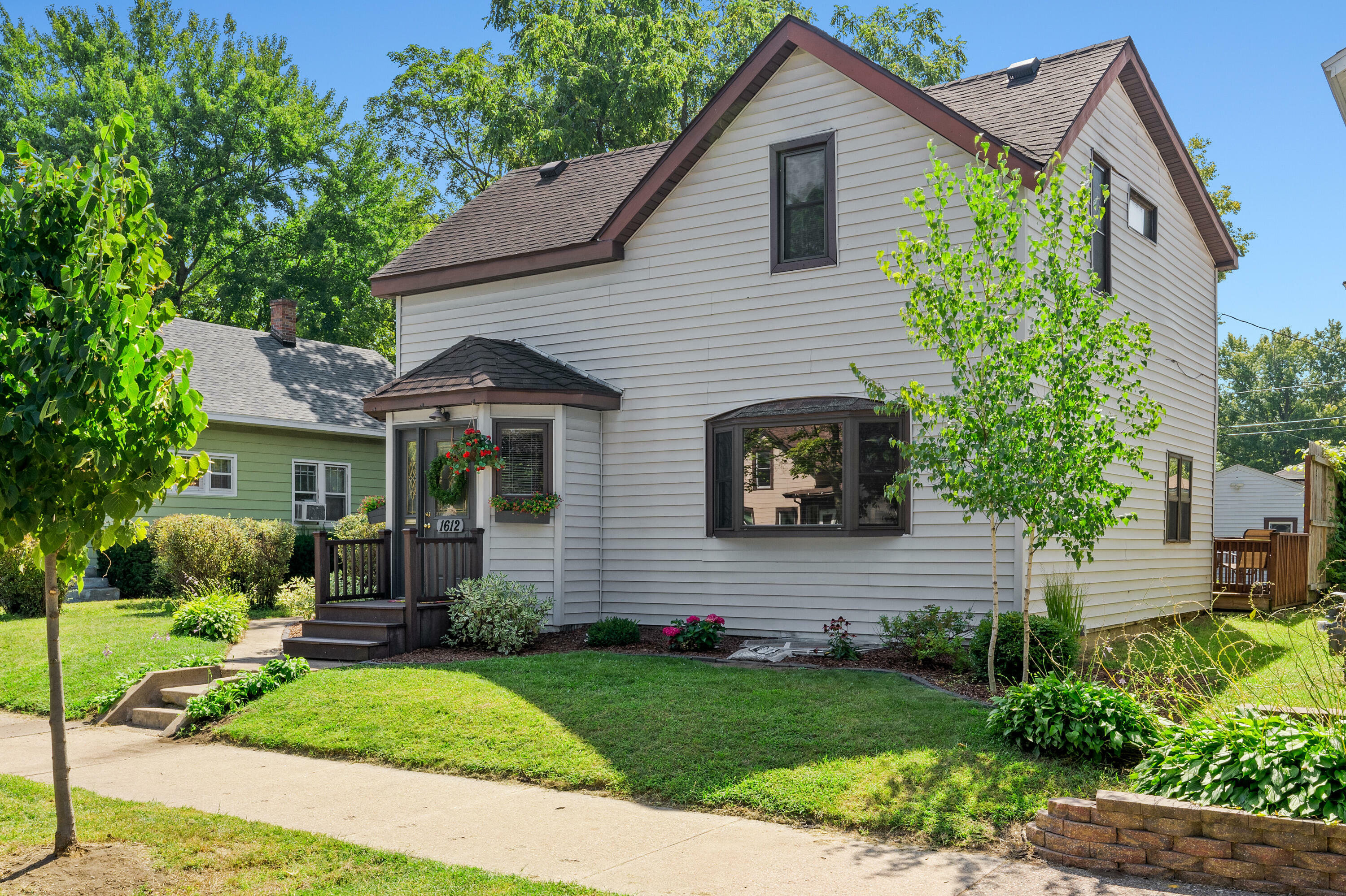 Property Photo:  1612 Johnson St  WI 54601 