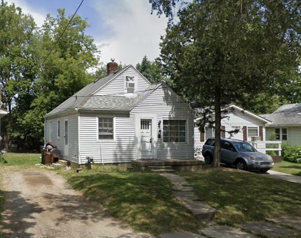 Property Photo:  733 E Gier Street  MI 48906 