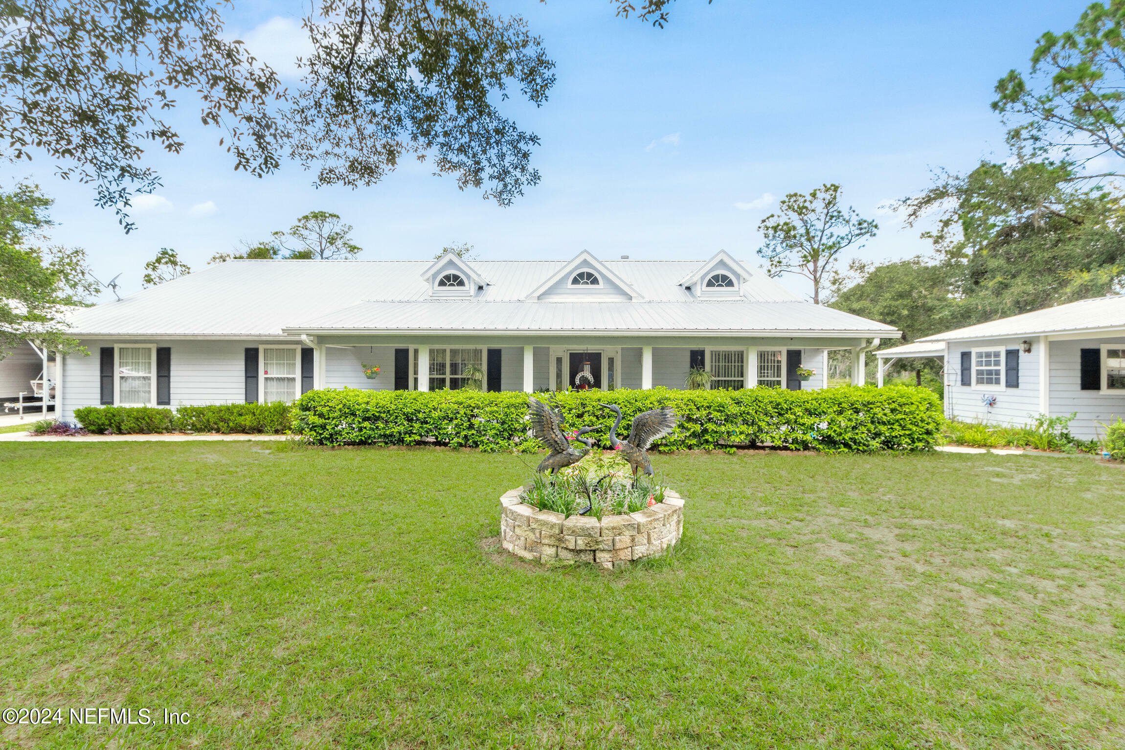 Property Photo:  111 Skinner Court  FL 32640 