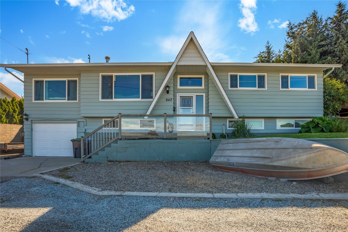 Photo de la propriété:  842 McKenzie Road  BC V1X 2B3 