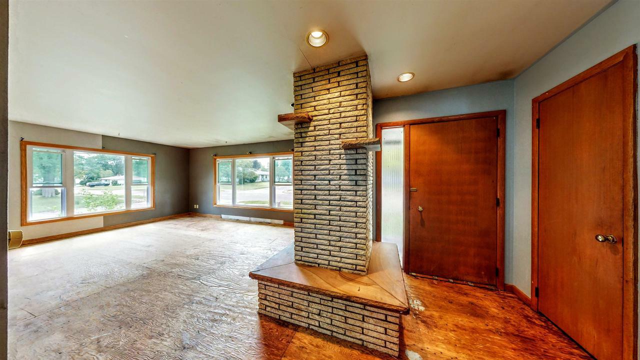 Property Photo:  420 Bradford Drive  WI 53594 