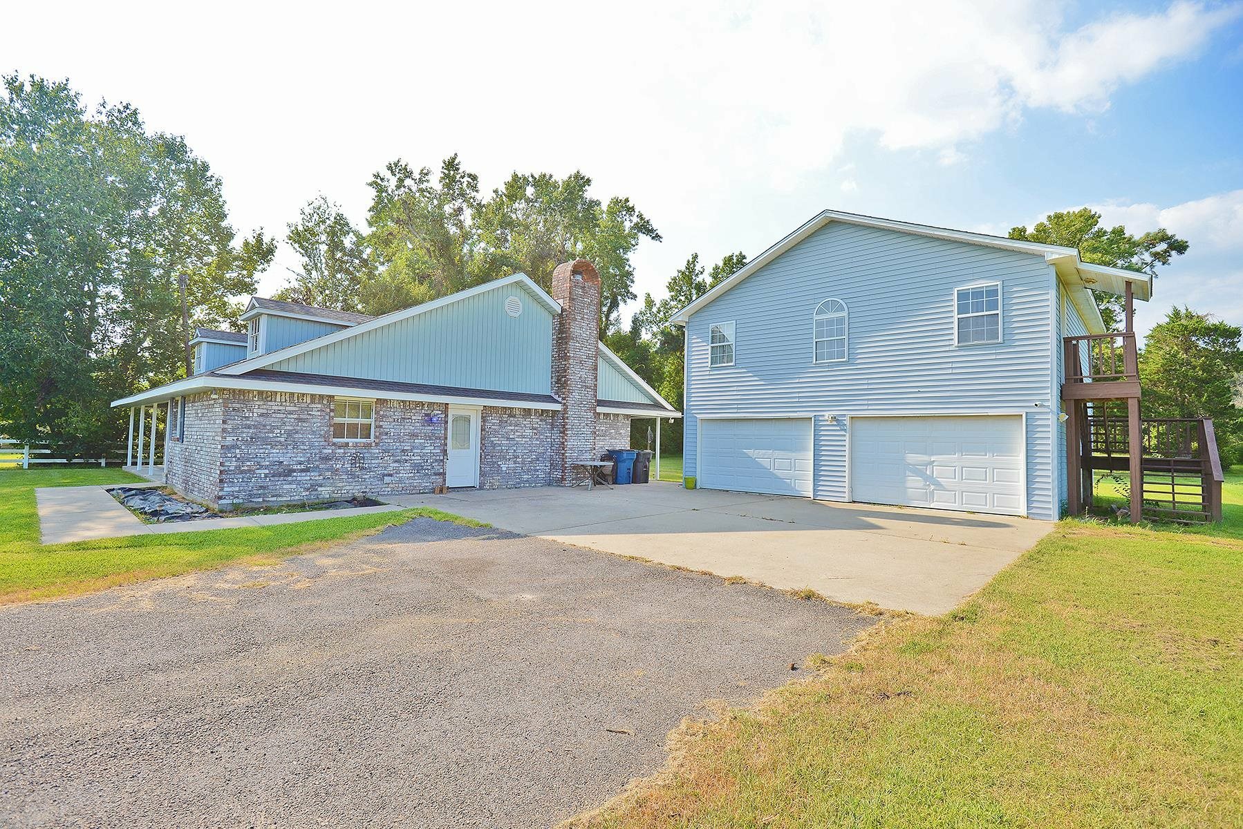 Property Photo:  215 Gilmer  TX 77611 