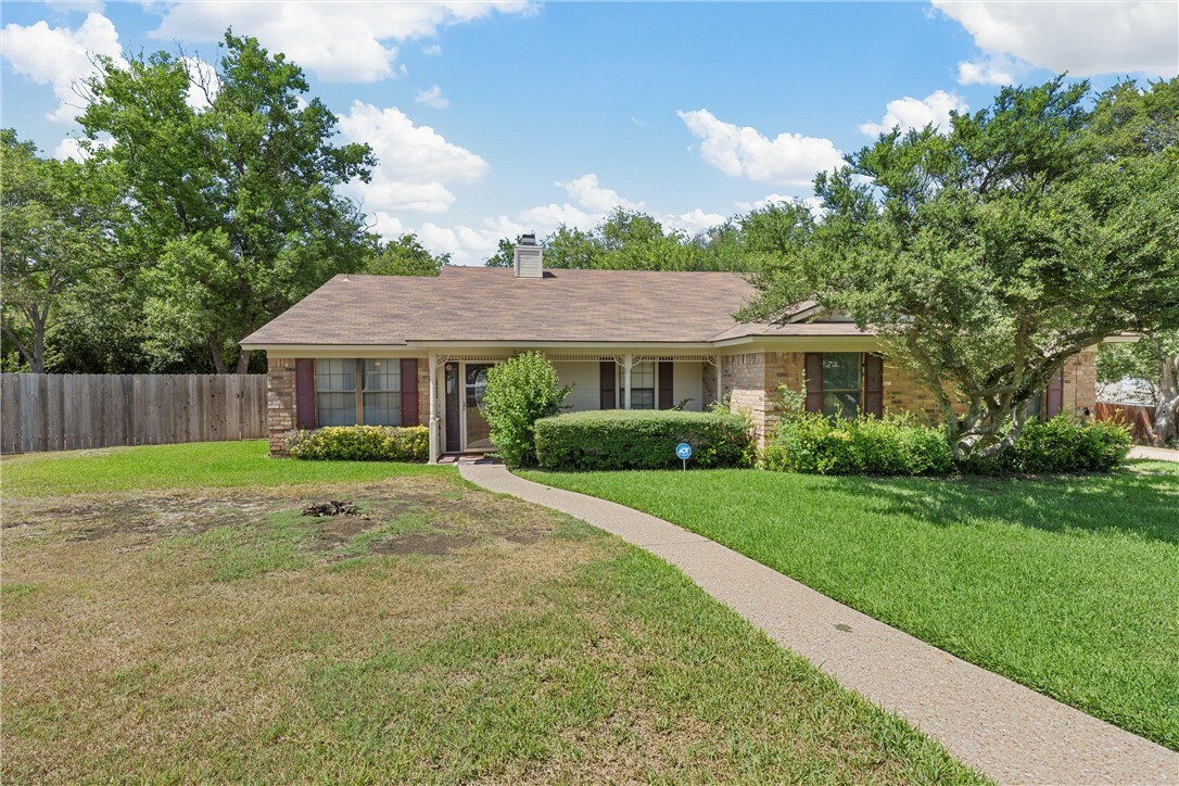 14019 Hill Creek Circle  Woodway TX 76712 photo