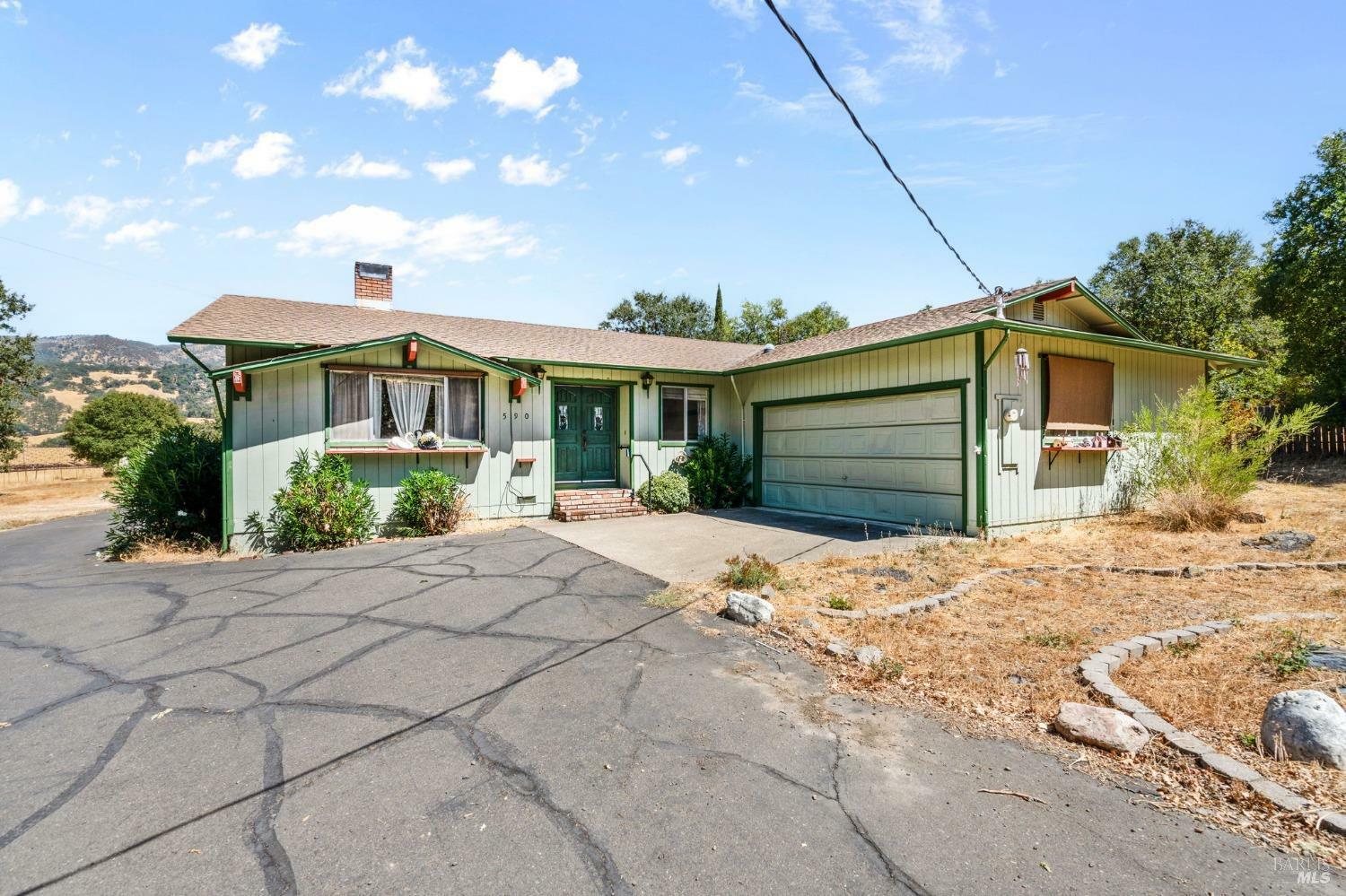 590 Blue Oak Drive  Ukiah CA 95482 photo